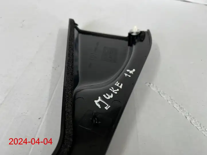 Nissan Juke I F15 (2010 - 2018) 82292-1KA0A Прочие детали салона — фото 4