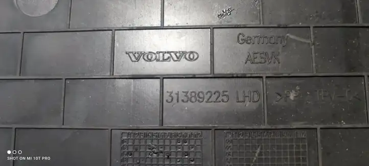 Volvo S90, V90 (2016 - 2020) 31389225 Прочие детали салона — фото 3