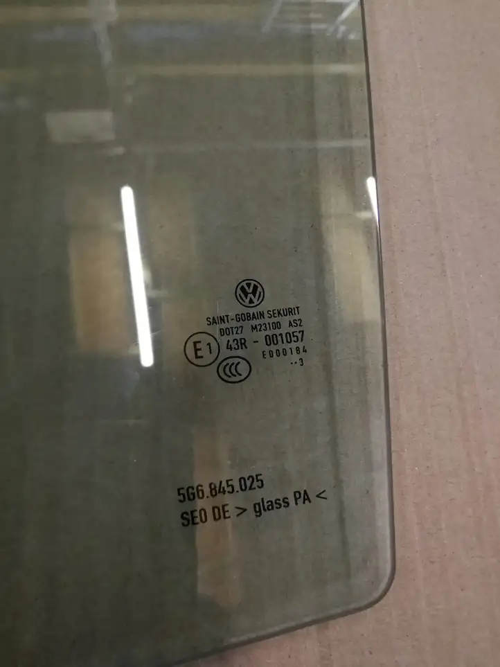 Volkswagen Golf VII (2013 - 2019) 5G6845025 Стекло задней двери — фото 3