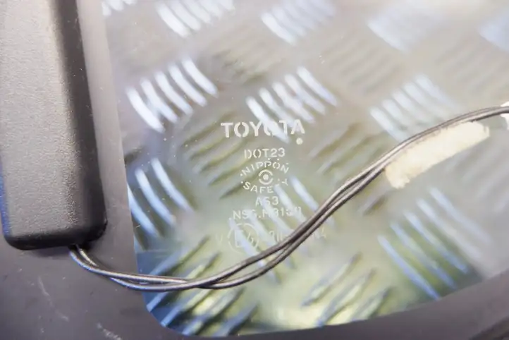 Toyota RAV 4 (XA40) (2012 - 2018) 6271042320 Заднее боковое стекло — фото 6