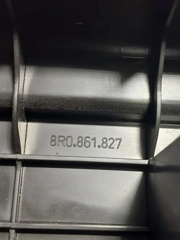Porsche Macan (95B) (2019 - ) 8R0861827 Прочие детали салона — фото 3