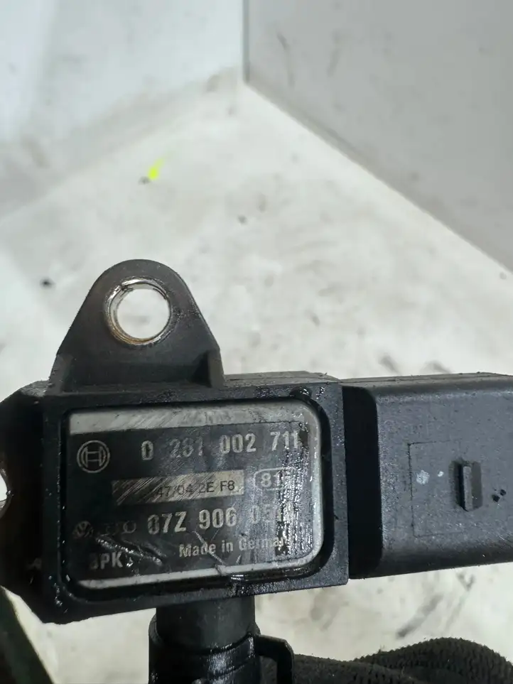Volkswagen Touareg I (2002 - 2010) 0281002711 Датчик давления выхлопных газов — фото 2
