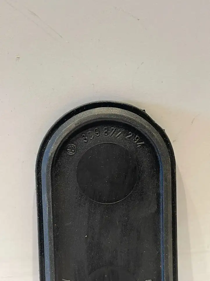 Volkswagen Tiguan (2007 - 2011)  3C9877294 Другая деталь салона