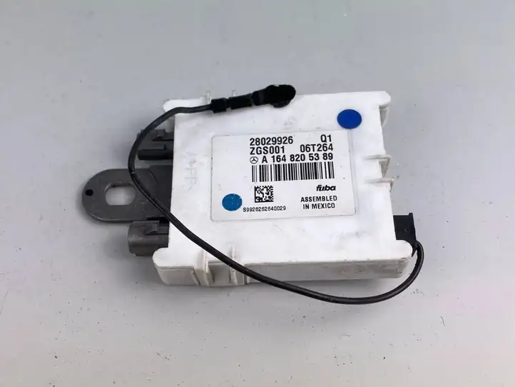 Mercedes-Benz ML W164 (2005 - 2011) A1648205389 Усилитель антенны — фото 3