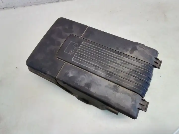 Volkswagen PASSAT B6 (2005 - 2010) 1K0915443A Крышка ящика аккумулятора — фото 1