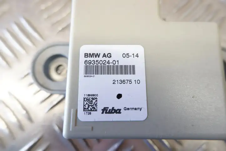 BMW X3 F25 (2010 - 2017) 6935024 Усилитель антенны — фото 6