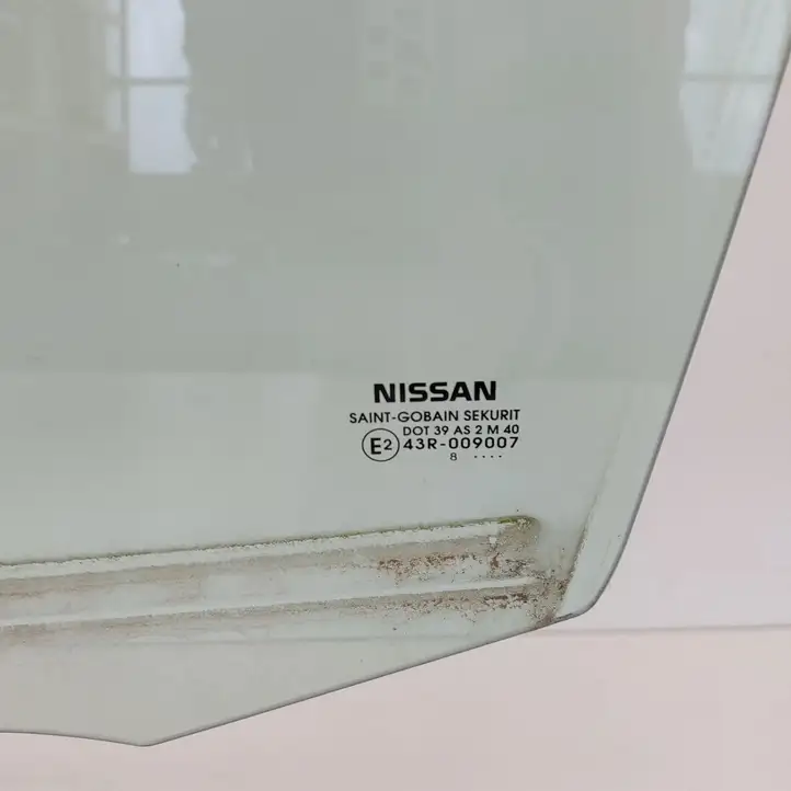 Nissan Leaf II (ZE1) (2017 - ) Стекло передней двери — фото 3