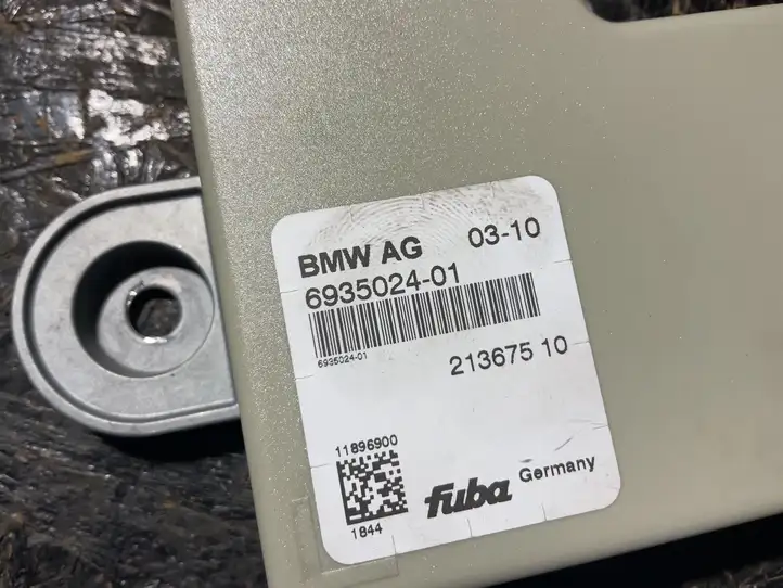BMW 5 GT F07 (2010 - 2017) 693502401 Усилитель антенны — фото 3