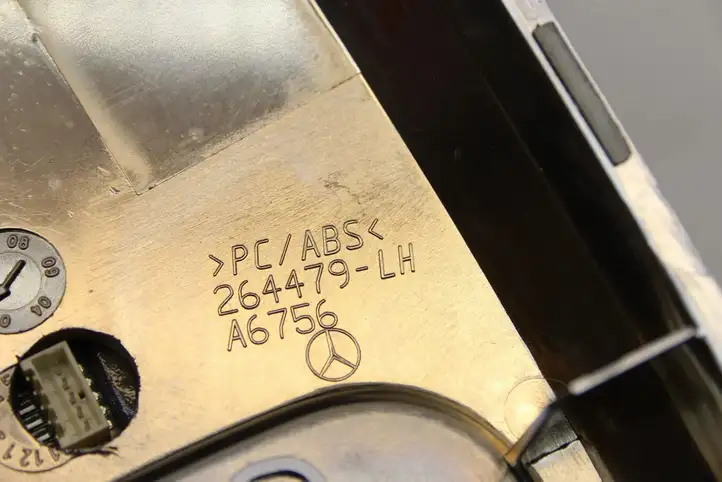 Mercedes-Benz ML W164 (2005 - 2011) A6756264479 Прочие детали салона — фото 3