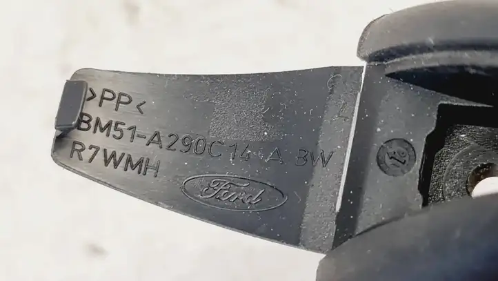 Ford Focus ST (2015 - 2018) BM51A290C14ABW Прочие детали салона — фото 5