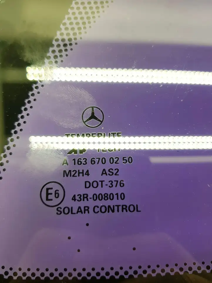 Mercedes-Benz ML W163 (1997 - 2005) A1636700250 Заднее боковое стекло — фото 3