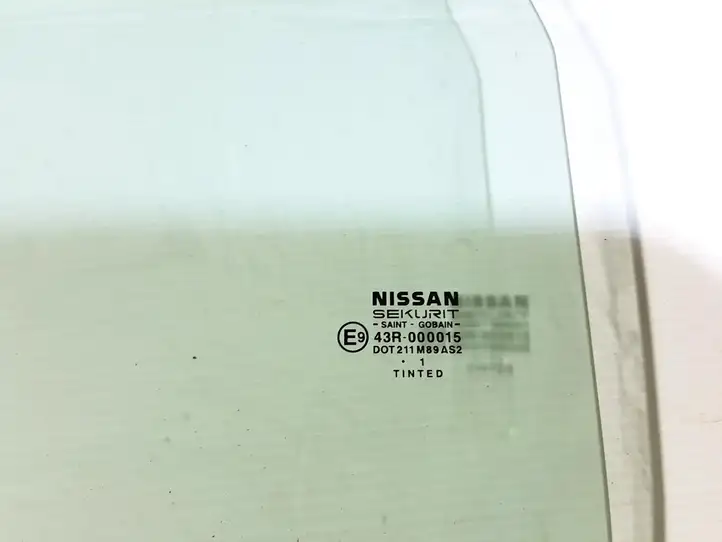 Nissan (2000 - 2006) 43R000015 Стекло задней двери — фото 2