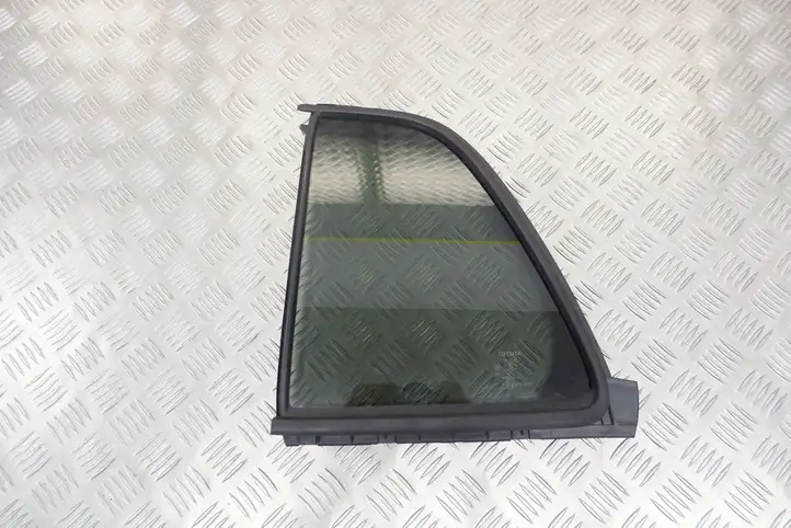 Toyota Urban Cruiser (XP110) (2007 - 2016) 6818952090 Форточка двери — фото 1