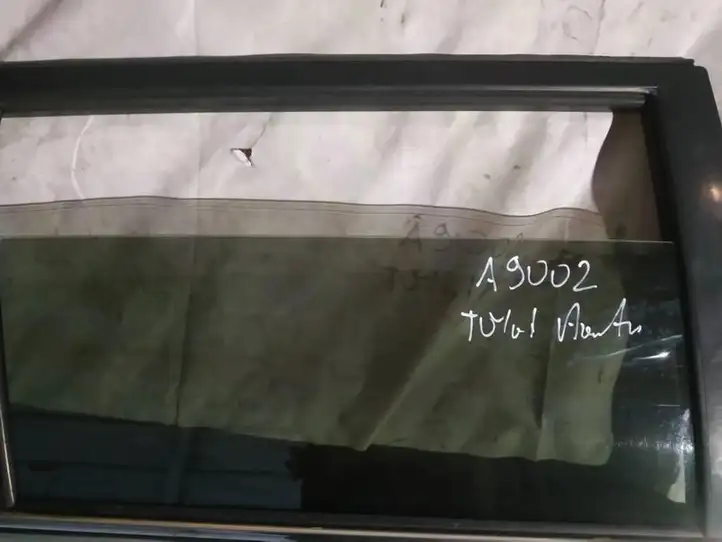 Toyota Avensis T250 (2003 - 2006) Стекло задней двери — фото 1