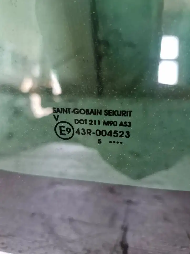 Citroen Berlingo (2003 - 2007) 43R004523 Заднее боковое стекло — фото 2
