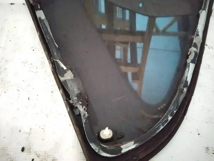 Toyota RAV 4 (XA30) (2006 - 2016) Заднее боковое стекло — фото 3