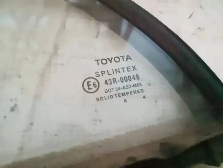 Toyota Avensis T250 (2003 - 2006)   Маленькое стекло 