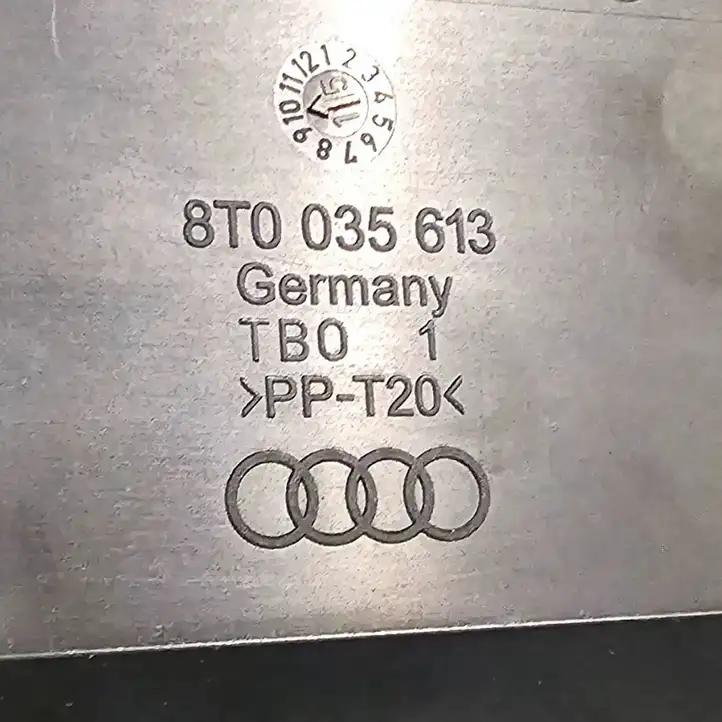 Audi A5 8T 8F (2011 - 2016) 8T0035613 Прочие детали салона — фото 6