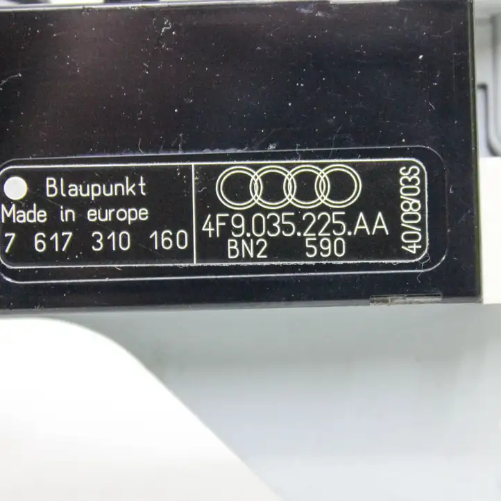 Audi A6 S6 C6 4F (2004 - 2008) 4F9035225AA Усилитель антенны — фото 6