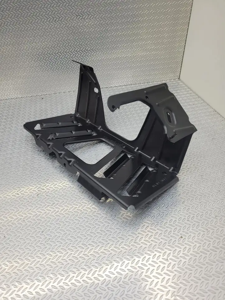 BMW 6 F12 F13 (2010 - 2018) 9174269 Кронштейн усилителя звука — фото 5