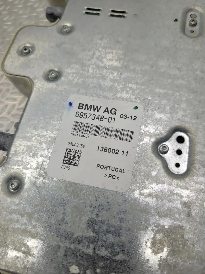 BMW 6 F12 F13 (2010 - 2018) 6957348 Усилитель антенны — фото 3