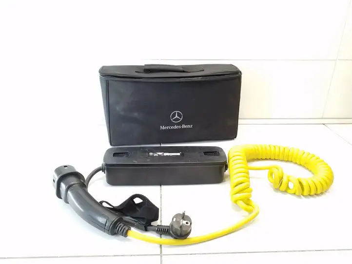 Mercedes-Benz B-class W246 (2014 - 2018) A0005834200 Зарядное устройство — фото 3