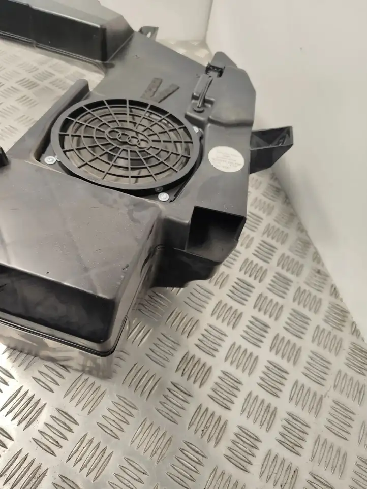 Audi A4 (2004 - 2009)  8E9035382D Громкоговоритель низкой частоты