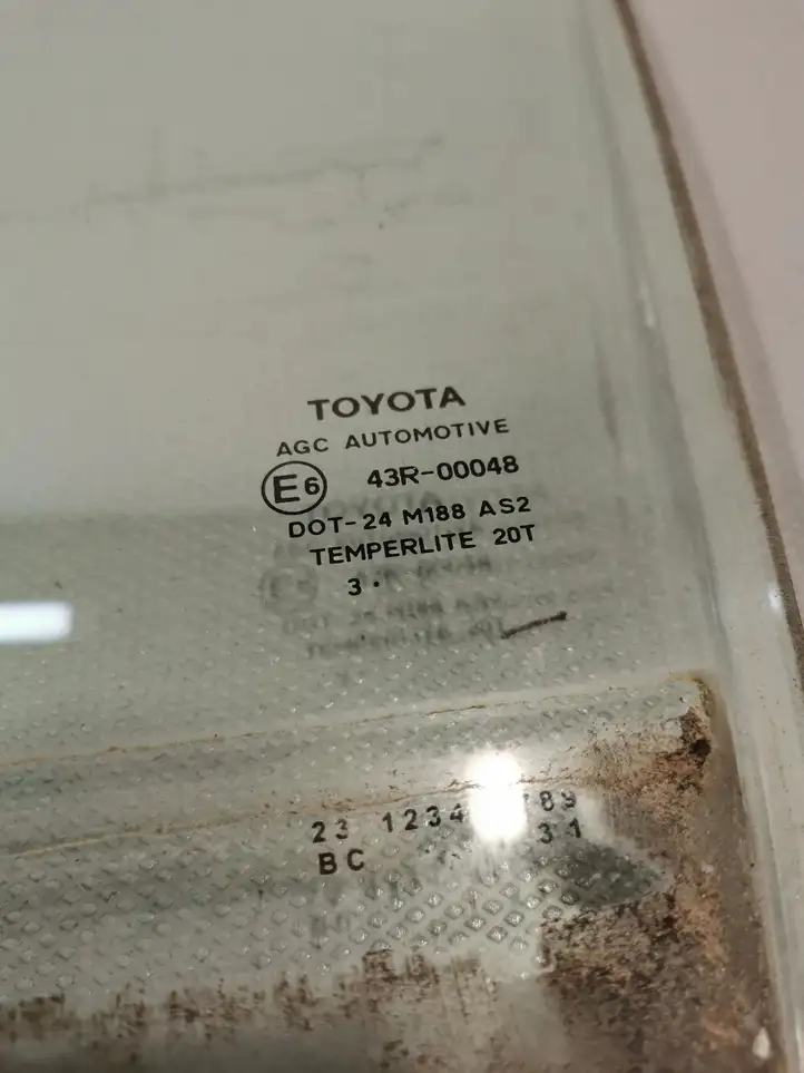Toyota Auris E180 (2012 - 2018) Стекло задней двери — фото 2