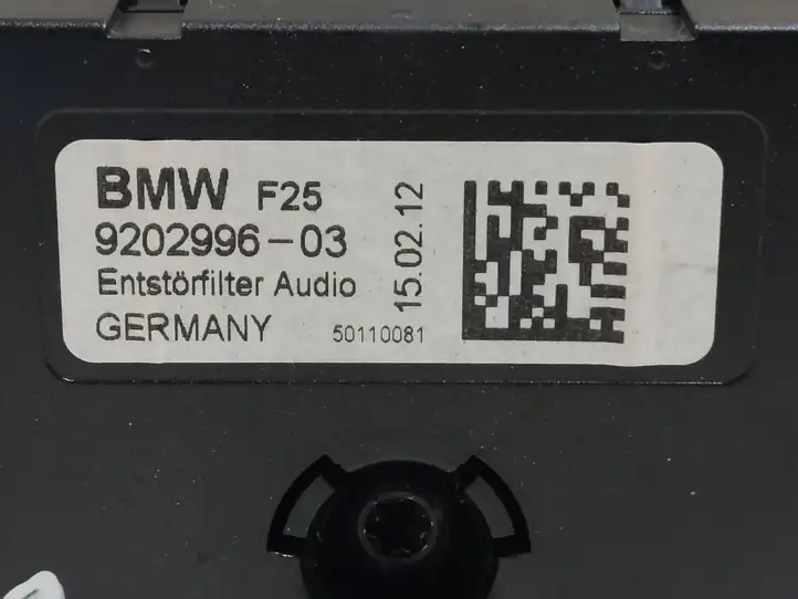 BMW X3 F25 (2010 - 2017) 9202996 Усилитель антенны — фото 5