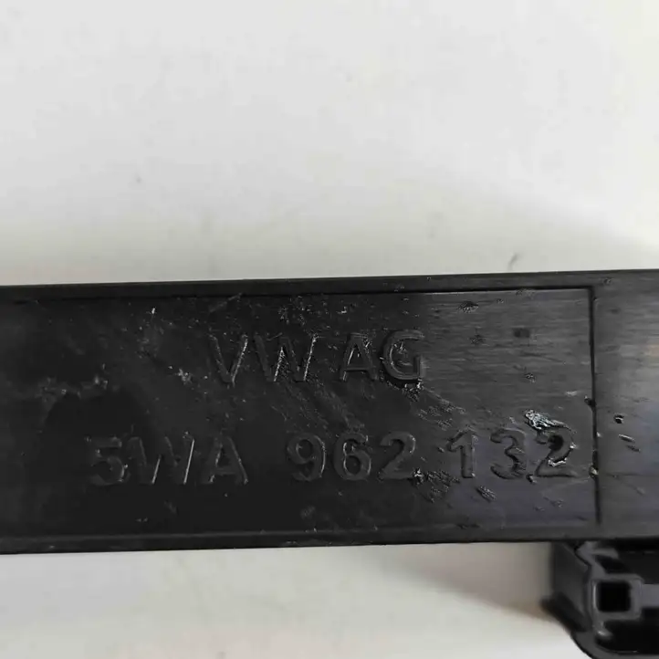 Audi A3/S3 8Y (2020 - ) 5WA962132 Антенна бесключевого доступа — фото 8