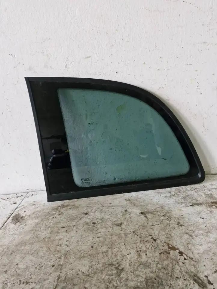 Opel Zafira A (1999 - 2003) 43R007028 Заднее боковое стекло — фото 1