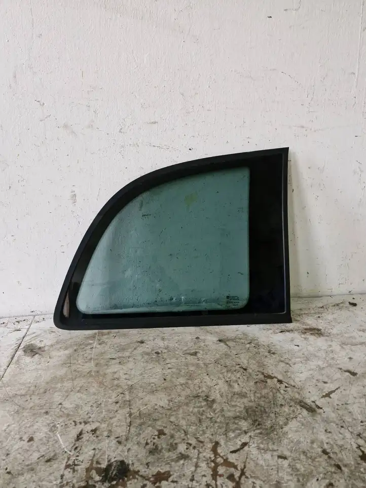 Opel Zafira A (1999 - 2003) 43R007028 Заднее боковое стекло — фото 1