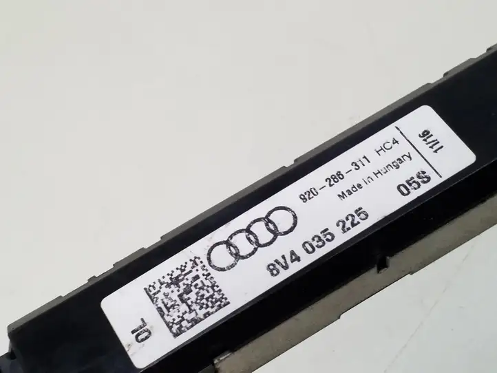 Audi A3/S3 8V (2012 - 2016) 8V4035225 Усилитель антенны — фото 2