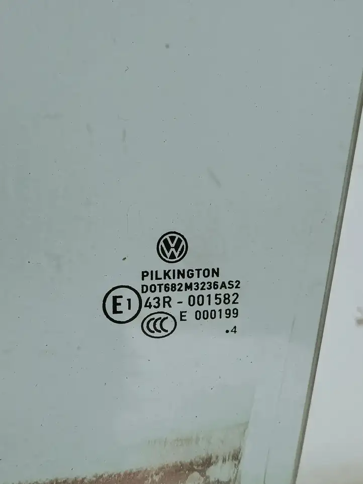 Volkswagen Touran II (2010 - 2016) AS2 Стекло передней двери — фото 2