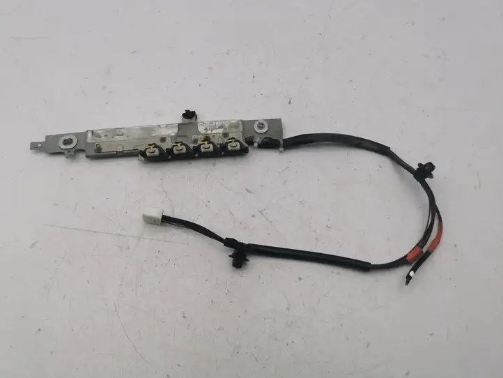 Lexus GS 300 350 430 450h (2004 - 2007) 8630030A70 Усилитель антенны — фото 1