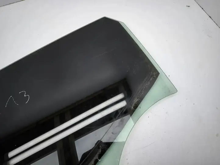 Renault Clio V (2019 - )   Основное стекло задних дверей