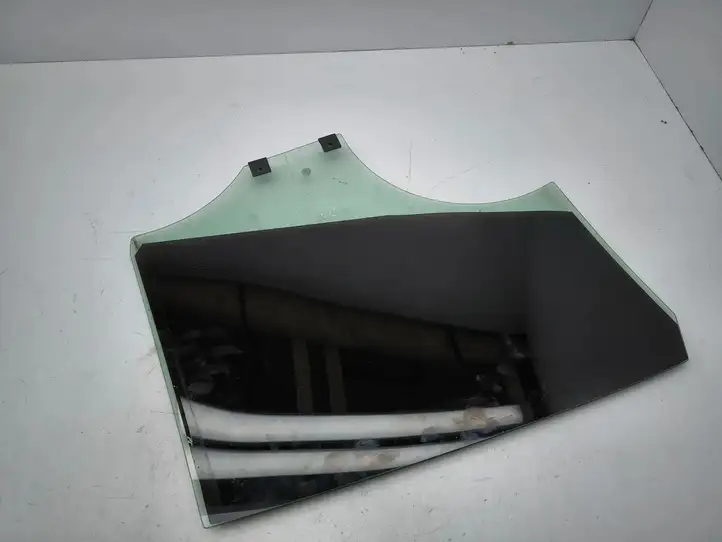 Renault Clio V (2019 - )   Основное стекло задних дверей