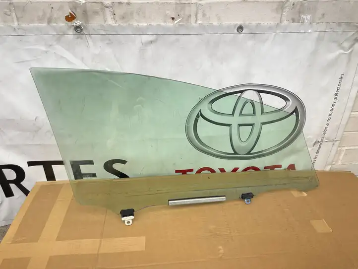 Toyota Prius (XW30) (2009 - 2015) Стекло передней двери — фото 4