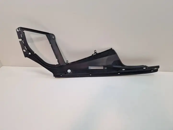 BMW 5 F10 F11 (2009 - 2016)  7019804 Другая деталь отсека двигателя