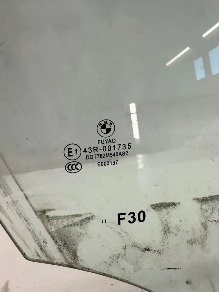 BMW 3 F30 F35 F31 (2012 - 2018) 43R001735 Стекло передней двери — фото 2