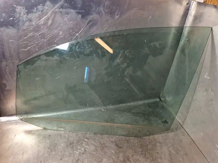 Volkswagen Touareg II (2010 - 2018) 43R001582 Стекло передней двери — фото 1