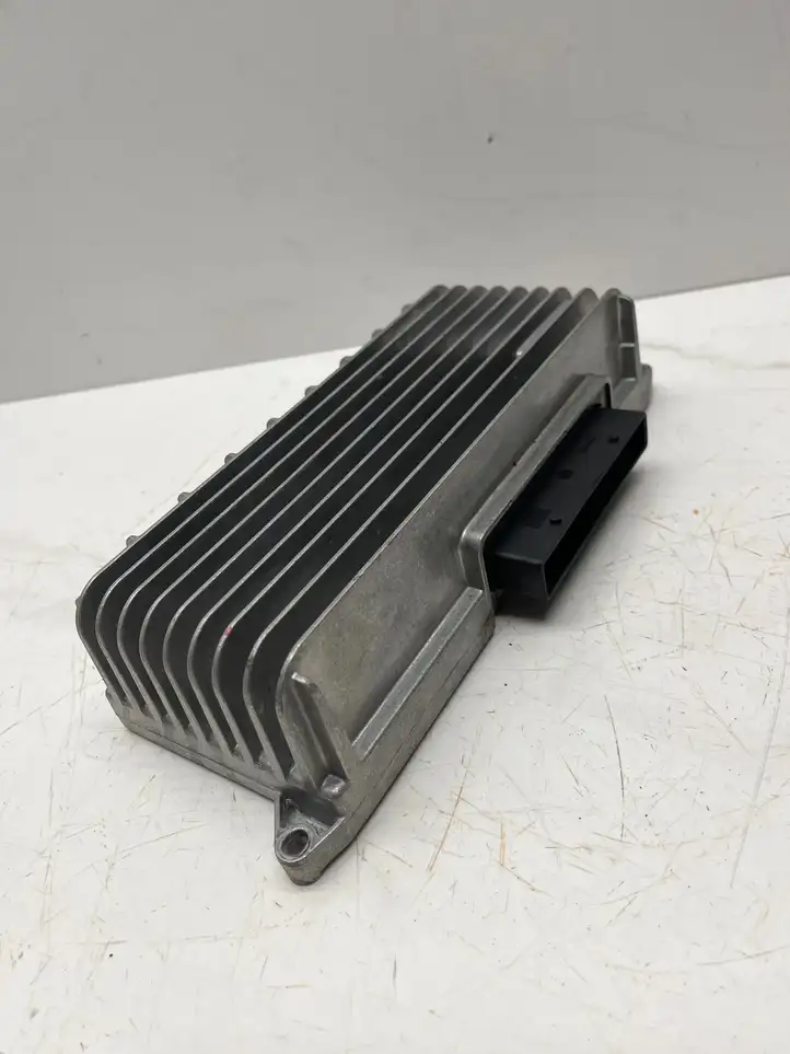 Audi A4 S4 B8 8K (2007 - 2011) 8T0035223J Усилитель звука — фото 3