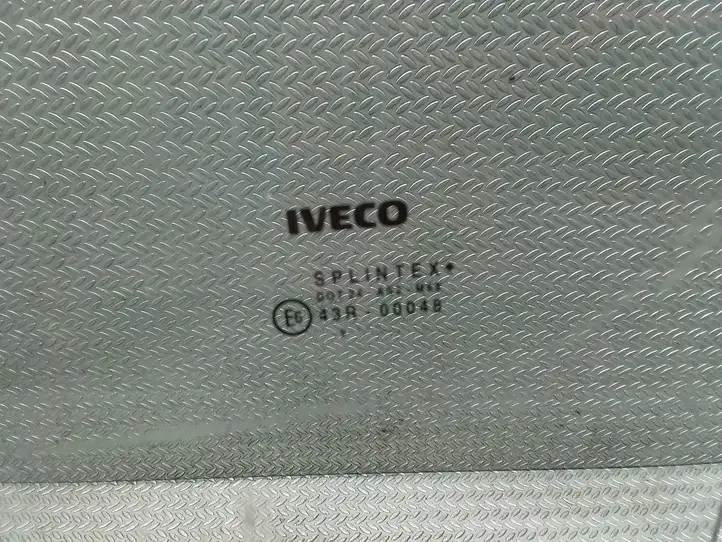 Iveco Daily Daily 35 - 40.10 (2001 - 2016) DOT24AS2M68 Стекло передней двери — фото 2