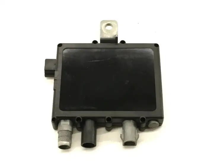 BMW 3 E46 (1998 - 2005) 21367510 Усилитель антенны — фото 4