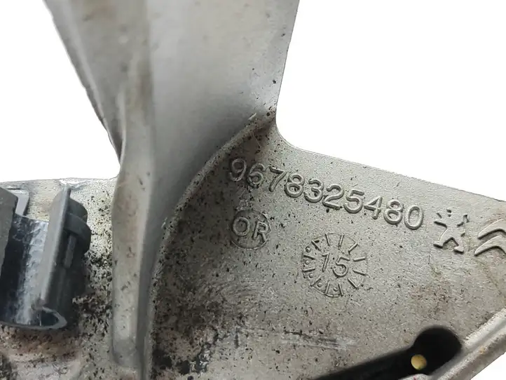 Peugeot 208 (2015 - 2019) 9678325480 Кронштейн топливного фильтра — фото 3