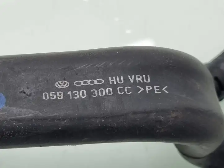 Volkswagen Touareg I (2002 - 2010) 059130300CC Трубка топливной системы — фото 3
