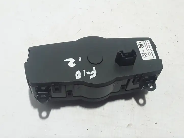 BMW 5 F10 F11 (2009 - 2016) 9192744 Включатель фонарей — фото 3