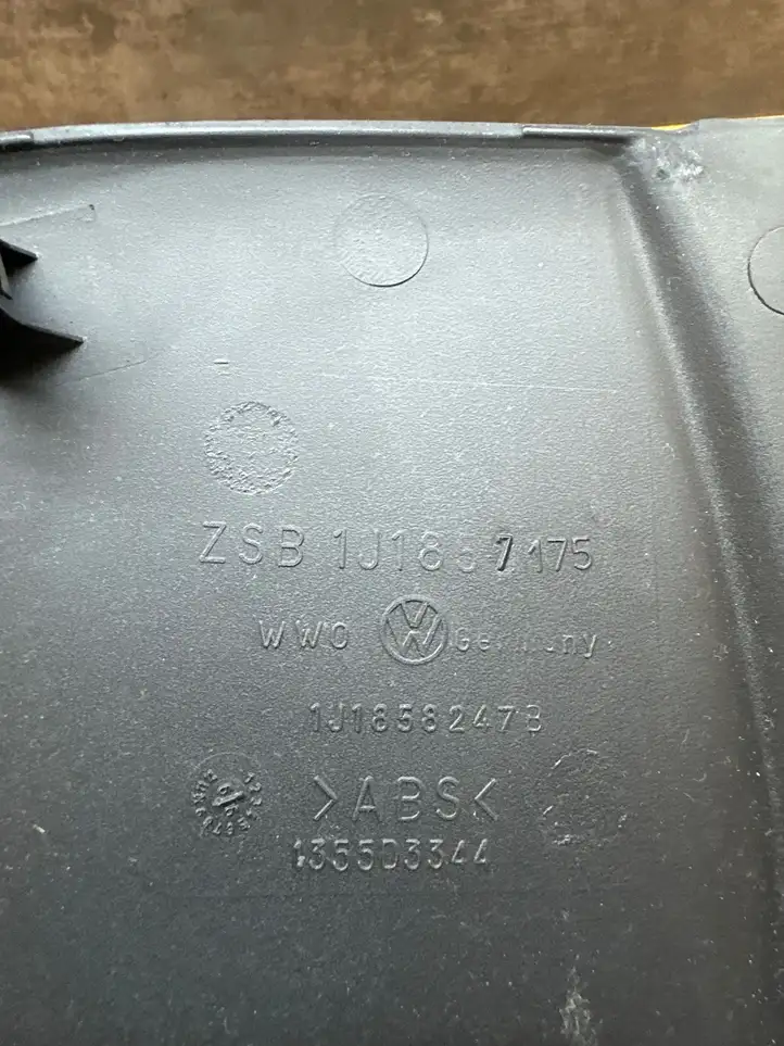 Volkswagen Golf IV (1998 - 2005) 1J1857175 Прочие детали салона — фото 3