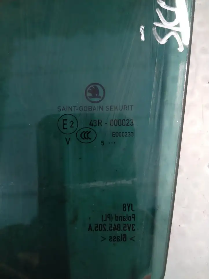 Skoda Superb B8 (3V) (2015 - 2023)   Основное стекло задних дверей