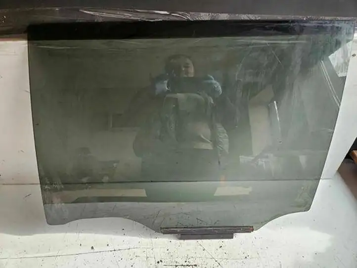 Subaru Outback (2009 - 2014) DOT467M068 Стекло передней двери — фото 1